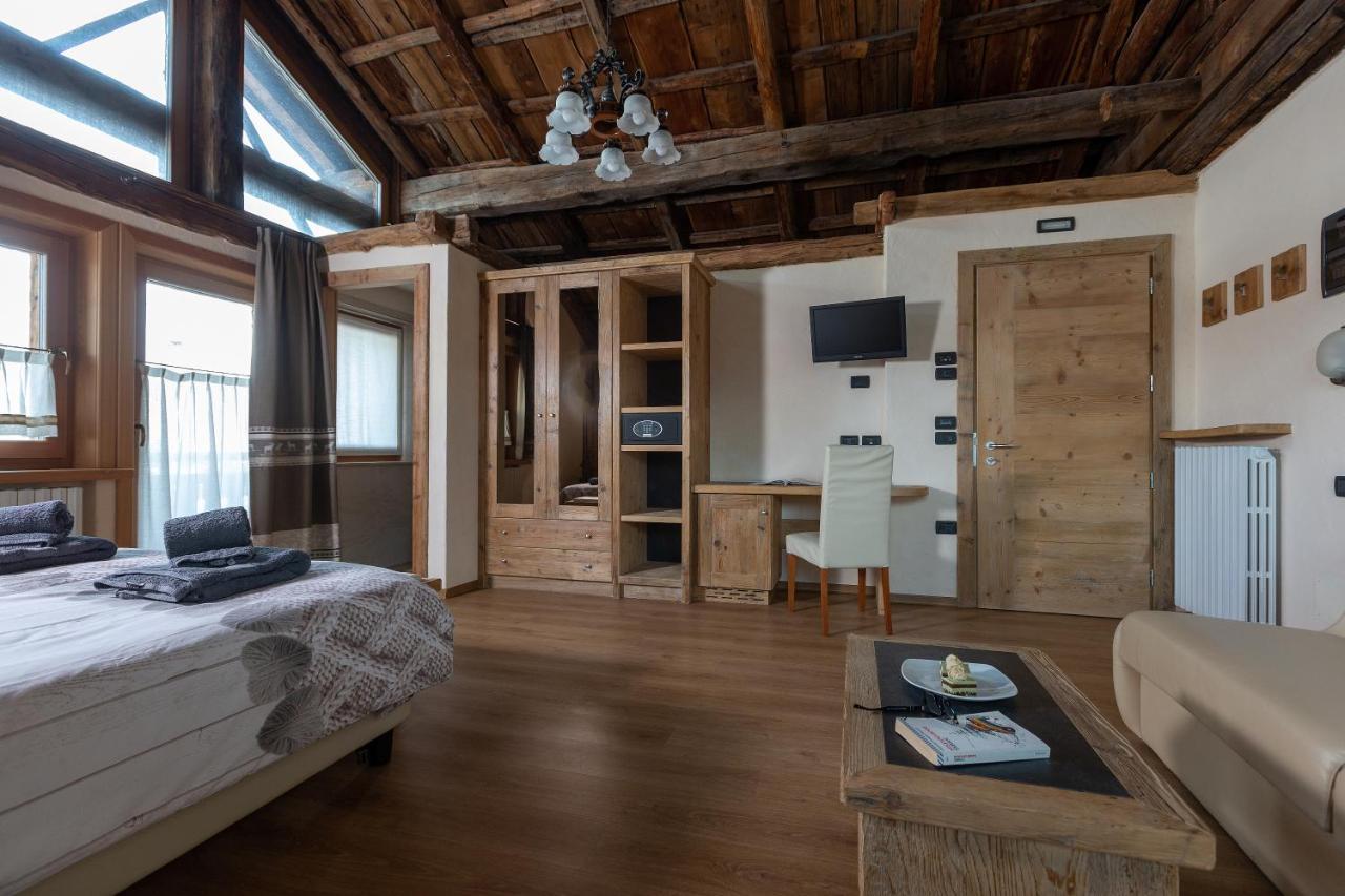 La Grolla Rooms & Apartments Livigno Bagian luar foto